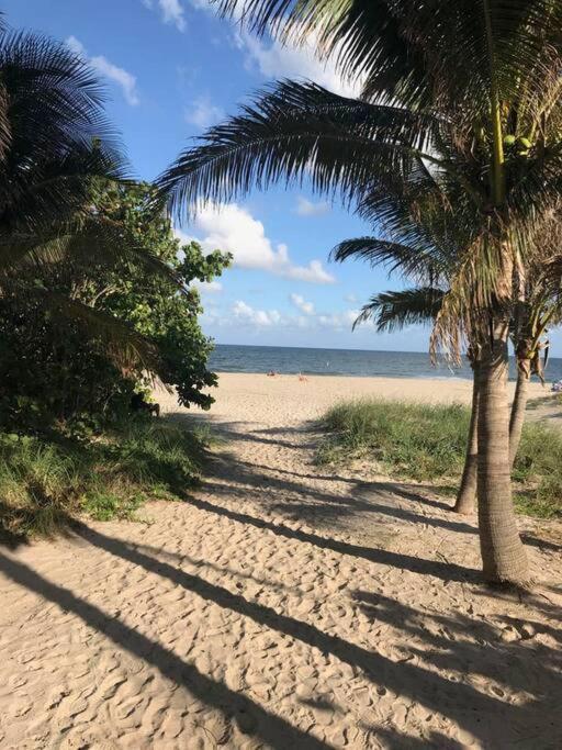 Only Two Blocks To Sand! 1St Floor Beach Hacienda Pompano Beach Exteriér fotografie